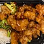 Best 左几芥：Spicy General Tso's Chicken w.Broccoli in Aliquippa, PA